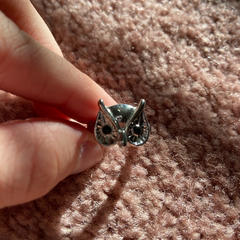 4 Stylish Rings - Picture 2 of 5